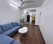 Bán căn hộ tập thể tầng 3, nghĩa tân, 68m2, 2 ngủ, căn góc, ô tô vào được, 3 tỷ 50
