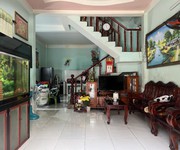 Bán nhà 1 trệt 1 lầu dĩ an, đường 2 làn xe hơi, gần ngã bốn chiêu liêu
