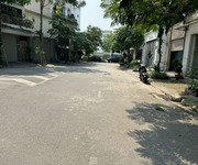 Bán Đất Giang Biên Chếch Vườn Hoa: 72,67m2, mặt tiền đẹp, cạnh Trường Chợ, tiện ích bạt ngàn