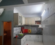 1 Cho thuê nhà riêng trong ngõ Trần Nguyên Hãn , Lê Chân .  Ô tô đỗ cách nhà vài bước chân .