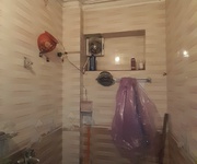 2 Cho thuê nhà riêng trong ngõ Trần Nguyên Hãn , Lê Chân .  Ô tô đỗ cách nhà vài bước chân .