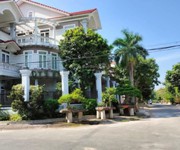 Bán biệt thự 3 tầng, mặt tiền nb bình hưng, sát tạ quang bửu, quận 8, lô góc 141 m2, 14.2 tỷ.