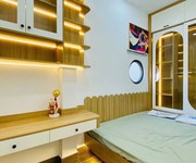 Nhà đẹp   ngay emart 2    tặng full nội thất   xe hơi đỗ cửa   vị trí vàng quang trung   chưa tới 5
