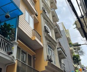 Phân khúc hơn 10 tỷ tt cầu giấy - ô tô chạy qua nhà   42m x 6 tầng   thang máy