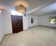 Bán căn hộ tập thể phố hoàng ngọc phách, đống đa, dtsd 75m2, 3pn, nhà đẹp rộng thoáng, trung tâm -