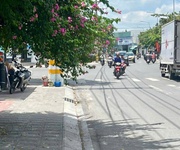 bán nhà 2 tầng lầu   ngay đường trần hưng đạo.