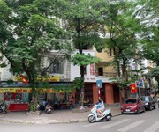 Bán nhà mặt phố cầu giấy 82m - mt khủng 6,5m - vỉa hè ô tô tránh chỉ 37 tỷ