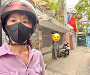 Nhà ngang lớn xe hơi ngủ trong nhà- thong ra nguyễn tất thành.