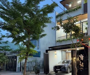 Giữa lòng Tân An   nơi phồn hoa đang vươn mình phát triển từng ngày, có một ngôi nhà không chỉ để ở