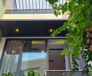 Bán nhà trung tâm cầu giấy   40m2 x 4 tầng   giá chỉ 8 tỷ 300.