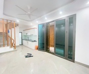 Bán nhà dương quảng hàm 40m, 6 tầng, thang máy, gần ôtô, giá 8.5 tỷ