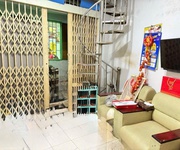 Siêu phẩm Gò Vấp   Nhà 3 tầng, 20m , gần mặt tiền   Giá chỉ 1.6 tỷ   Có hộ khẩu Sài Gòn