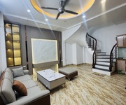 Bán nhà phố tôn đức thắng, đống đa, cách 10m ra ô tô tránh, gần hồ, 35m, mt 6m, 8.95 tỷ