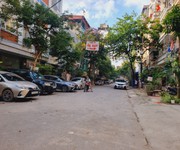 Bán nhà phố cầu giấy, 61m, 2mt, ô tô, 9t,tm, kd, dòng tiền 120tr/tháng, giá nhỉnh 25 tỷ