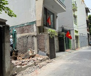 Bán lô 50m , mt 5m ngô gia tự giá hơn 5 tỷ cách 1 nhà ra ô tô tránh