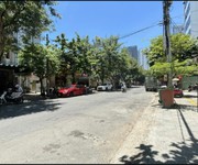 Phố du lịch- toàn khách Tây -Loseby- kinh doanh đa lĩnh vực- luôn sầm uất