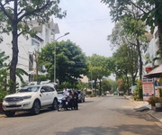 Bán nhà 3 tầng 108.6 m2 5 21m   mặt tiền đường kdc   đường rộng 10m, nhỉnh 7 tỷ   cạnh công viên.