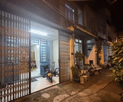 Bán nhà an dương vương, 4.5m x12.5m, hơn 3 tỷ, hẻm xe hơi đậu cửa