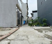 Cần bán 47m2 đất thổ cư thôn Hoàng Long, Đặng Xá. Cách 60m ra hồ điều hòa