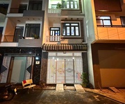 Chính Chủ Cần Bán Gấp Nhà Phố Cao Cấp Gần Vincom Dĩ An
