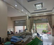 Bán nhà mặt phố q.9, 140m , 3 tầng, 4pn, 9.35  tỷ, sổ hồng