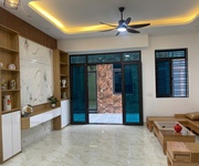 Em cần bán nhà 3 tầng ngõ 42 mai hắc đế, ngay cổng khu ĐT TUỆ TĨNH