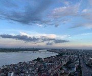 Chính chủ: Cho thuê căn hộ 2PN tầng cao view sông Hồng, full nội thất cao cấp