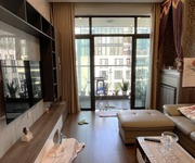 10 Chính chủ: Cho thuê căn hộ 2PN tầng cao view sông Hồng, full nội thất cao cấp