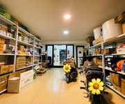 Gia đình cần bán 98m2, 5 tầng, giá 20 tỷ. hoàng văn thái, thanh xuân