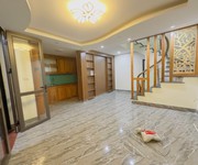 Bán nhà lĩnh nam - trung tâm hoàng mai:  nhà 6 tầng mới đẹp   ở ngay   gần phố   trươc nhà thoáng