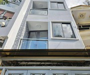 Nhà  đường thích quảng đức phường 5 phú nhuận.