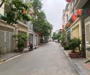 2 Cho thuê nhà liền kề kđt văn phú, 90 m2  4 tầng, 4 pn,5wc, có gara ôtô