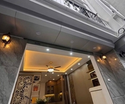 Chỉ 9 tỷ, rước nhà tt quận cầu giấy, gần 40m2, 6 tầng, thang máy chạy vù vù, ô tô đỗ cửa, kinh doanh