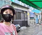Chủ cần bán căn nhà có dt lớn- gần chợ 2oo - thông ra tôn đản ra nguyễn tât thành.