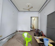 Mặt tiền kinh doanh - đối diện cv đầm sen - vỉa hè rộng.
