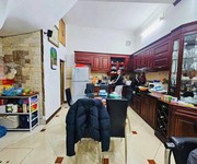 Cách 1 nhà ra ô tô, vị trí siêu đẹp. nhà dân xây khung cột chắc chắn , khách mua về lên tầng ,
