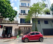 Người nhà tôi cần bán nhà mặt ngõ kim đồng, vỉa hè, ô tô tránh 55m 5t - kinh doanh. chỉ 17 tỷ