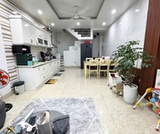 Bán nhà  thịnh quang 47m2.  5 tầng. măt tiền4.3m. giá  8.5 tỷ  đống đa