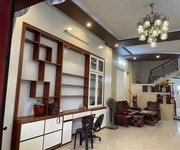 Bán gấp nhà nguyễn thượng hiền . p.5 . pn - đường 8m- 90m2   4.2 x17 m   nở hậu - 3 tầng - btct -