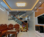 Bán nhà mặt phố q.9, 105m2, 4 tầng, 6pn, 6 wc, sổ hồng.  giá chỉ 7.5 tỷ