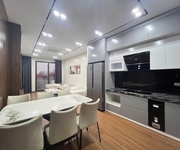 nhà mới kong, 15m ra phố  nguyễnvăncừ - long biên - ô tô vào nhà -  thangmáy - chào 9,x tỷ