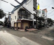 Lô góc 2 mặt hxh tránh thông kd  q11 giáp q10, 5x12m, 2 tầng nở hậu hoàn công đủ.