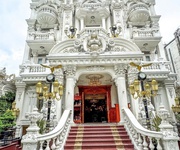 đẳng cấp của giới thượng lưu - khi tiền chỉ còn là những dãi số - thì đây là căn nhà dành cho