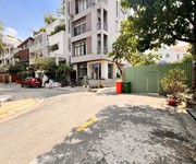 Bán tòa nhà góc 3mt 5 tầng q tân bình, đang kinh doanh phòng khám, gần cmt8