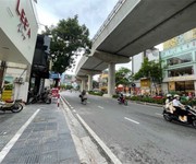 Mặt phố cầu giấy   2 mặt tiền   thang máy   kinh doanh đỉnh