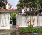 Bán biệt thự siêu sang   113/1 nguyễn văn hưởng, p.thảo điền, q.2   dt 639m  full thổ cư