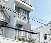 Bán nhà dt 4x17.4m 4 tấm mới, 1pk   4pn   5wc, mt chợ gần aeon mall shr