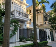Bán bt song lập 180m2 gần trường singapore, khu ở yên tĩnh trong ciputra. giá 64 tỷ.