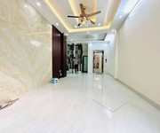5 Tầng thang máy mới    Dương Văn Bé   Gần time city   10m ra phố    giá 8.5 tỷ