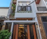 Bán nhà 1 trệt 2 lầu  trung tâm tp.tdm  sổ hồng riêng  full nội thất